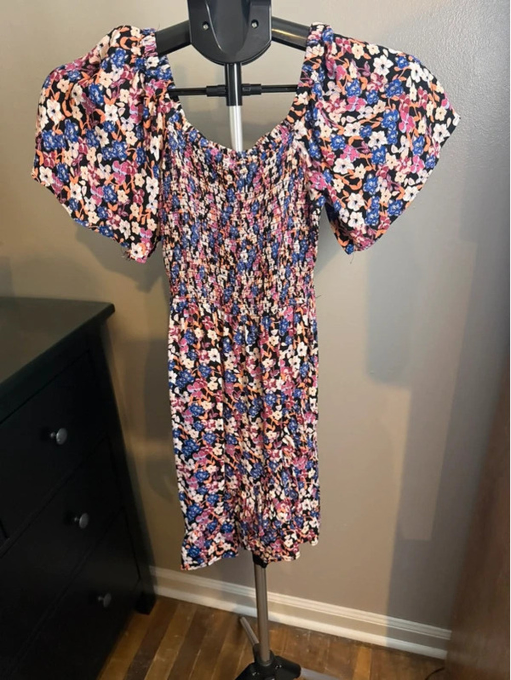 Angie Women’s Small Floral Smocked Flutter Sleeve Mini Dress